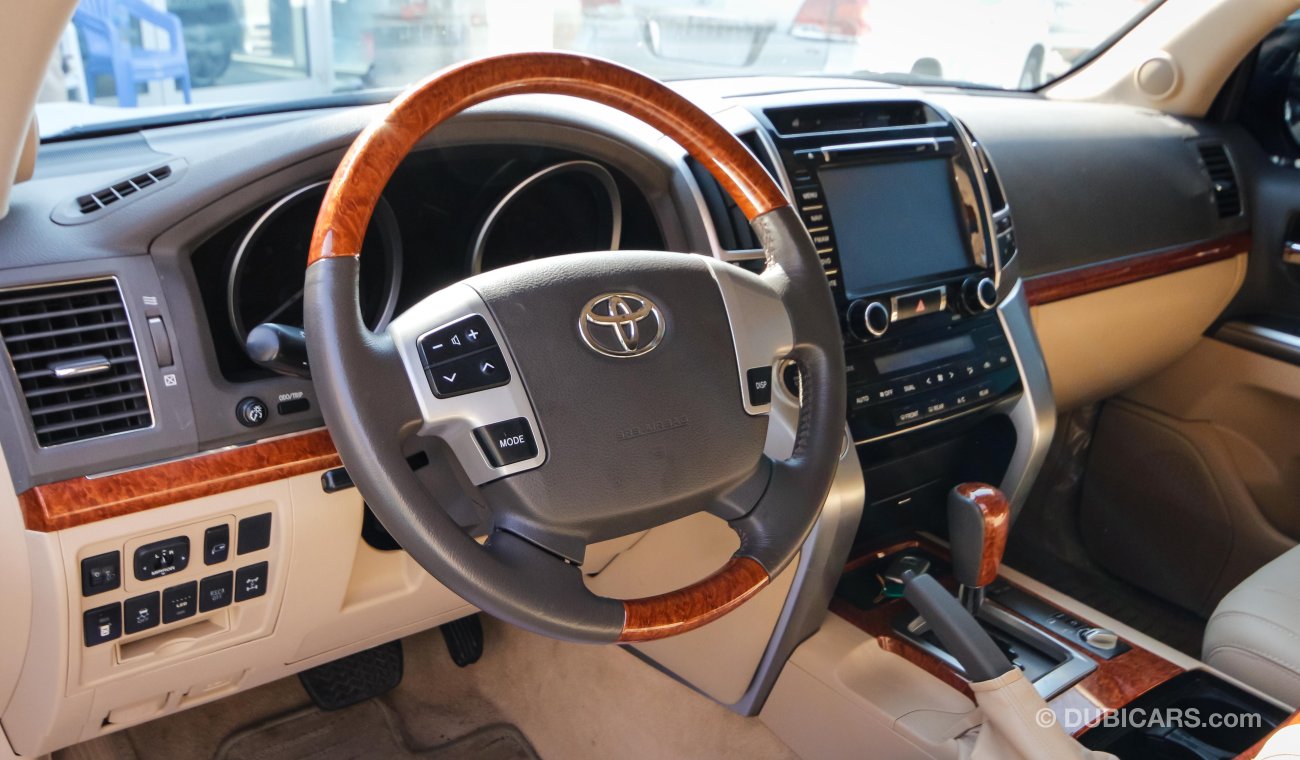 Toyota Land Cruiser VXR V8 5.7