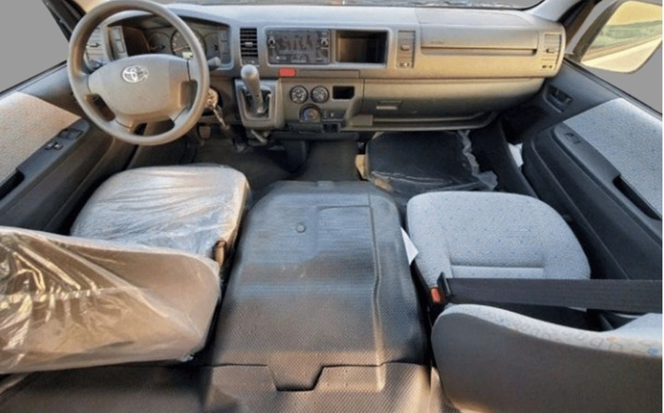 تويوتا هاياس Old Shape - ECTJRD007 - 2026 Toyota Hiace Passenger Van - Old Shape – Std - 2.5L Diesel Manual