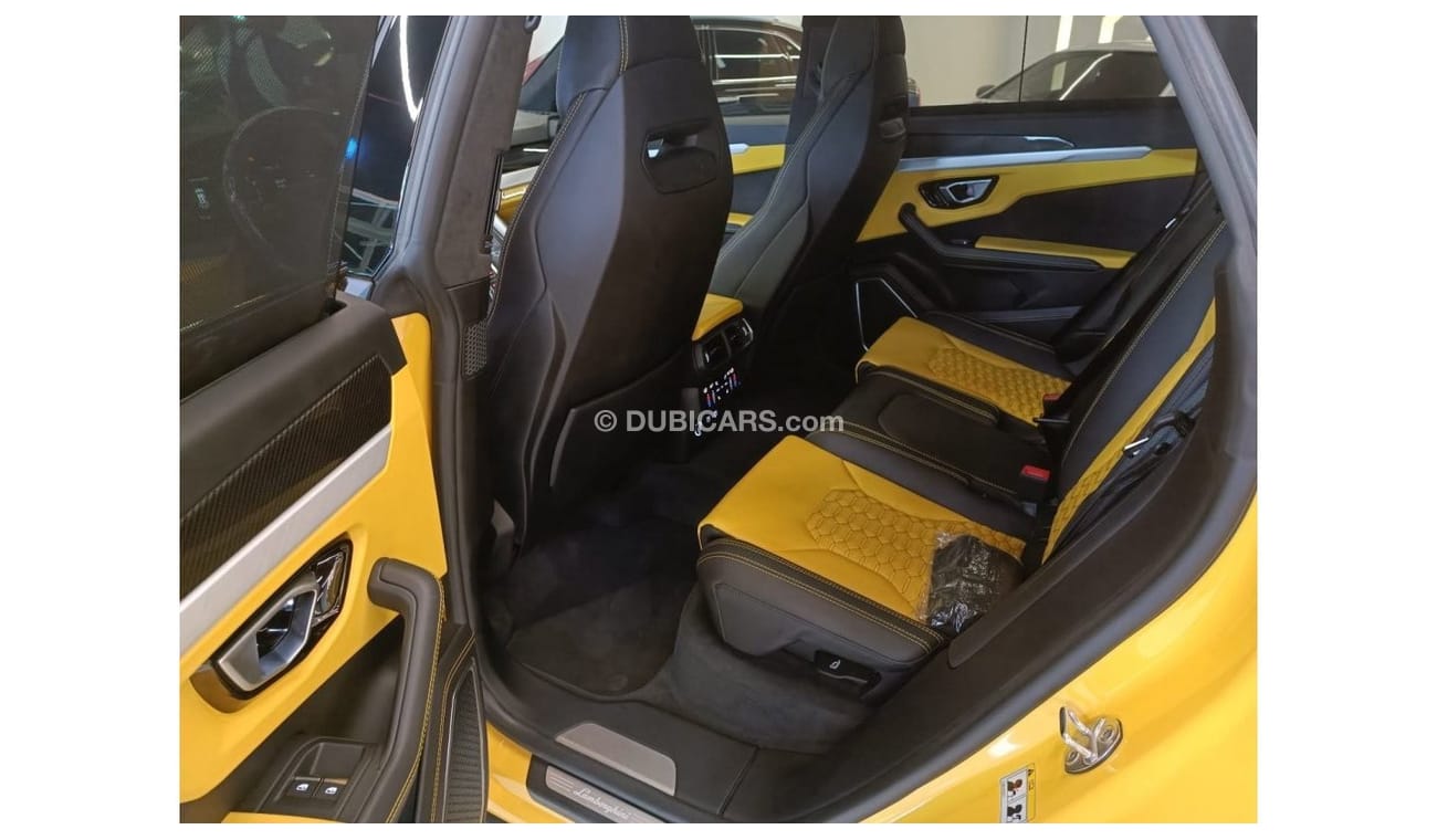 Lamborghini Urus Lamborghini Urus 2022 / 17000KM/ 5 years warranty and service contract