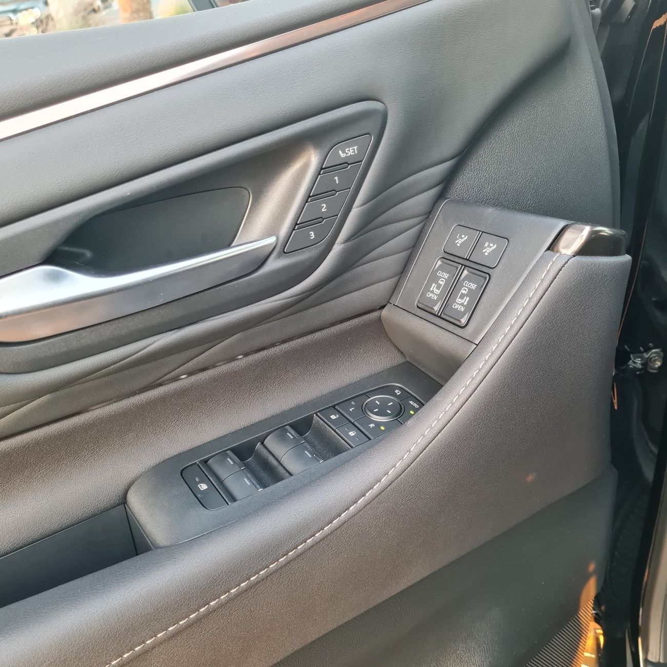 Toyota Alphard 2024 Toyota Alphard 2.5L Hybrid 7 Seater