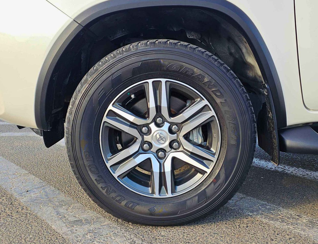 Toyota Fortuner / EXR / 2.7L / A/T / 4WD / GCC / EXPORT ONLY/ LOT#16613