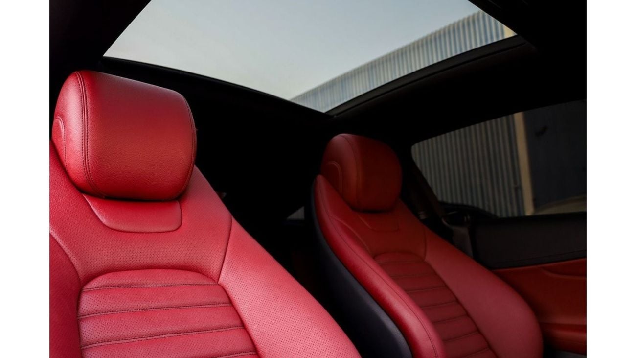 مرسيدس بنز C 300 Mercedes-Benz C300 AMG Pack 2017 GCC under Warranty with Flexible Down-Payment/ Flood Free.