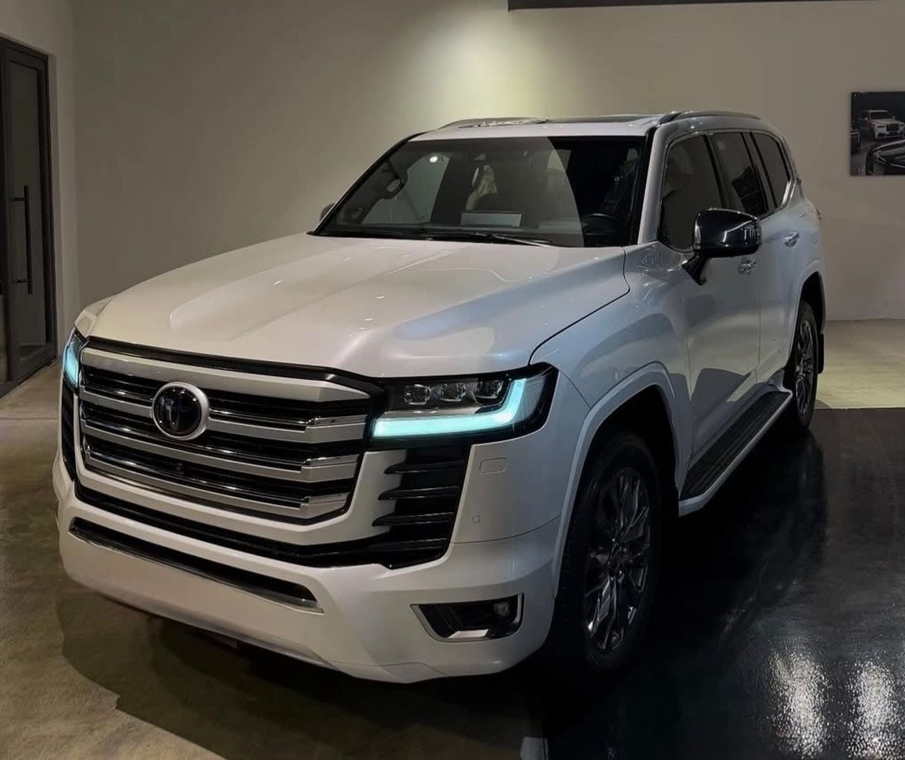 تويوتا لاند كروزر VXR 3.5L