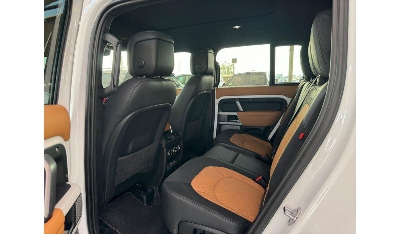 لاند روفر ديفندر 2023 Land Rover Defender 130-P400- X Dynamic 3.0L