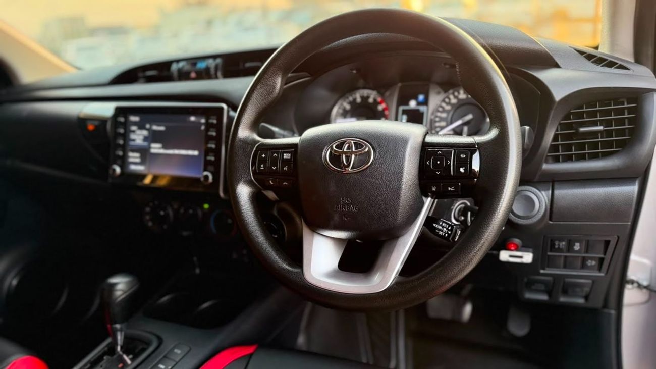 Toyota Hilux AT - 2.8 DIESEL ENGINE - 4WD