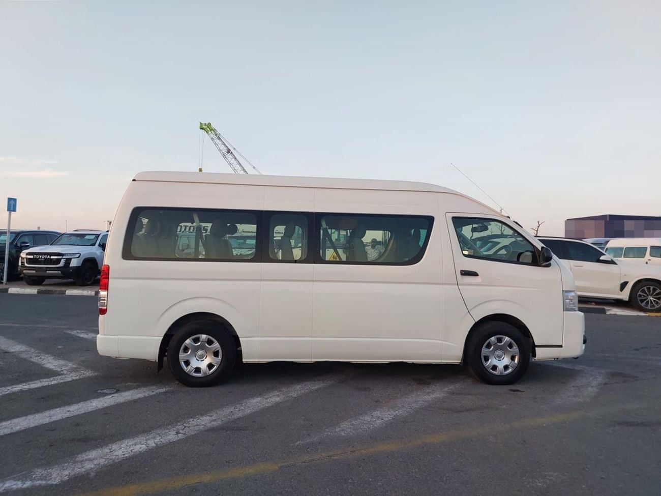 تويوتا هاياس TOYOTA HIACE COMMUTER VAN RHD 2017 MODEL 3.0 L DIESEL AUTOMATIC(PM33049)
