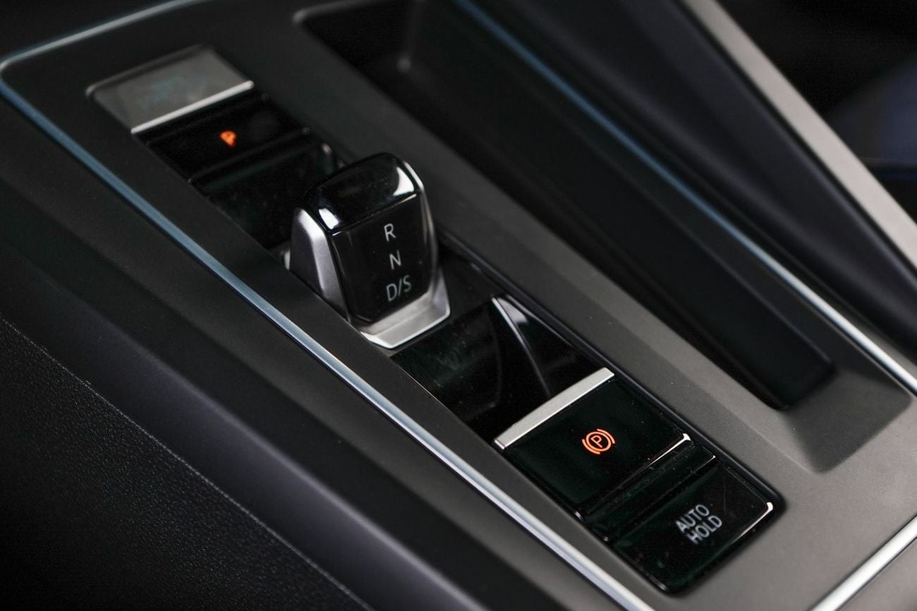 فولكس واجن جولف R 2.0L (329 HP)