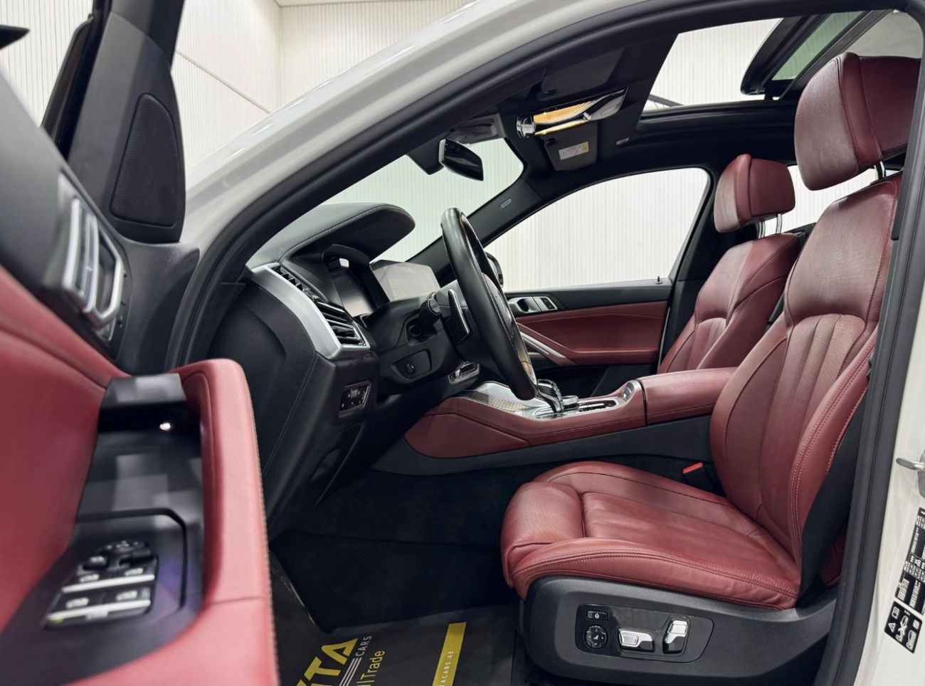 بي أم دبليو X6 40i M Sport 3.0L 2022 BMW X6 xDrive40i M-Kit, 2027 BMW Warranty + Service Pack, Fully Loaded, Low Km