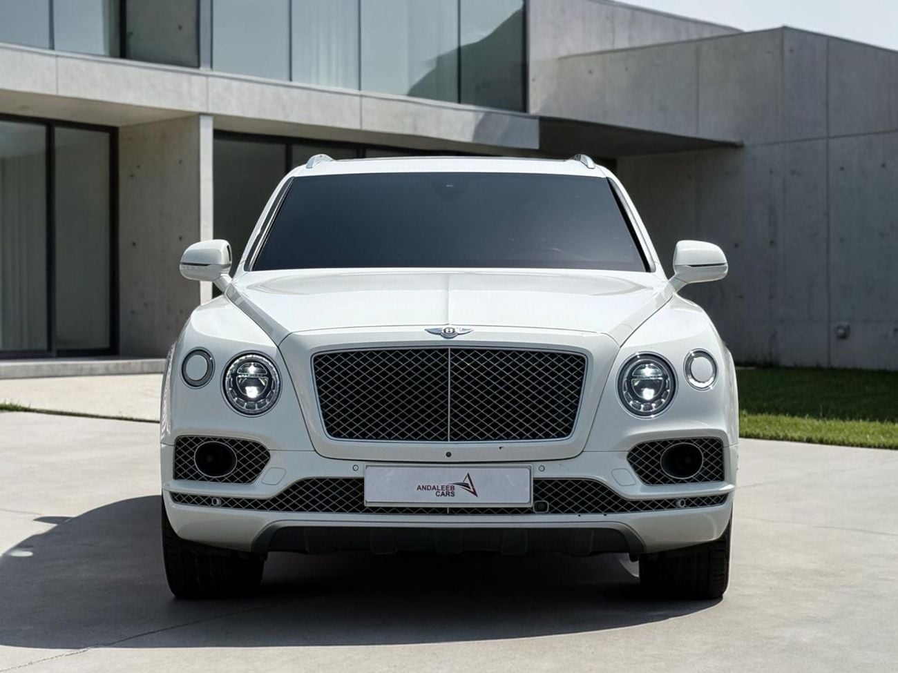 بنتلي بينتايجا AED 4,640 P.M | 0% DOWN PAYMENT | BENTLEY BENTAYGA V8 | 4.0L V8 | 2020 | FULL SERVICE HISTORY | GCC