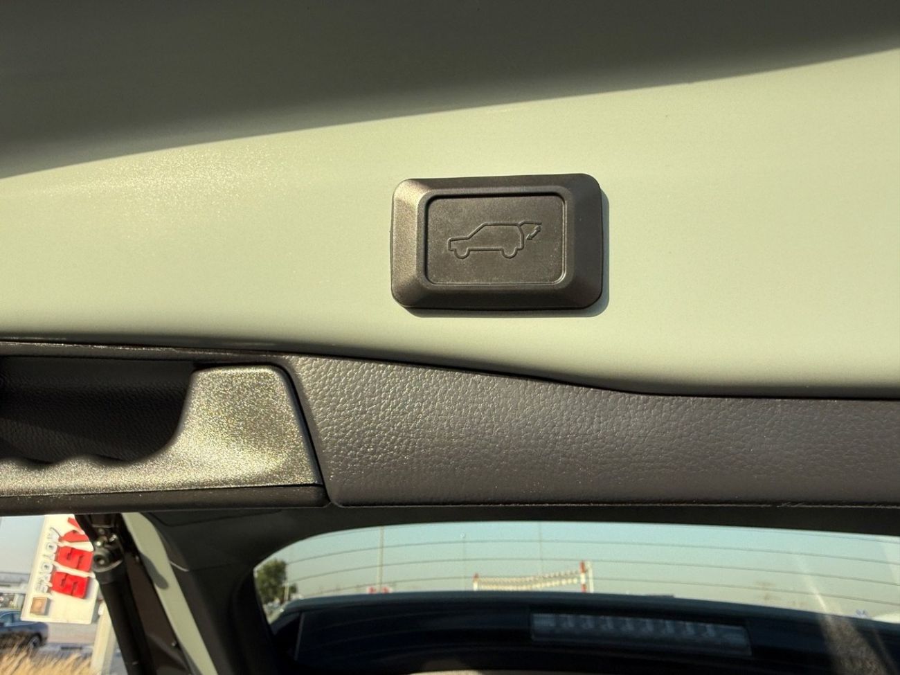 تويوتا راف ٤ XLE 2.5L