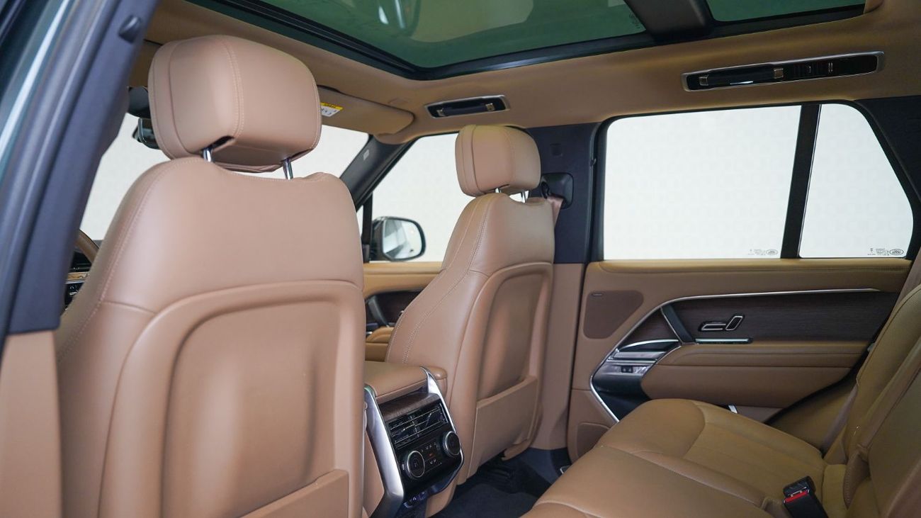 Land Rover Range Rover P530 HSE | AED 4,133 PM | Warranty October 2029 | GCC