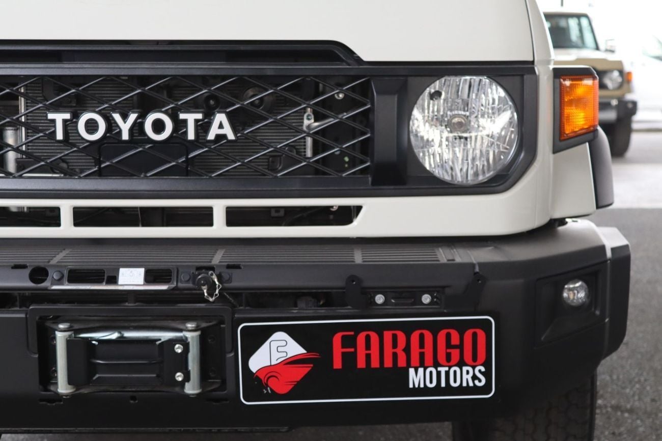 Toyota Land Cruiser 70 2.8 DIESEL MANUAL TRANSMISSION DIFF LOCK **التصدير فقط خارج الخليج*****EXPORT ONLY**