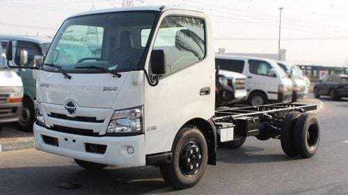 هينو 300 XZU 710L Wide Cab 4x2 – 6.5 Ton