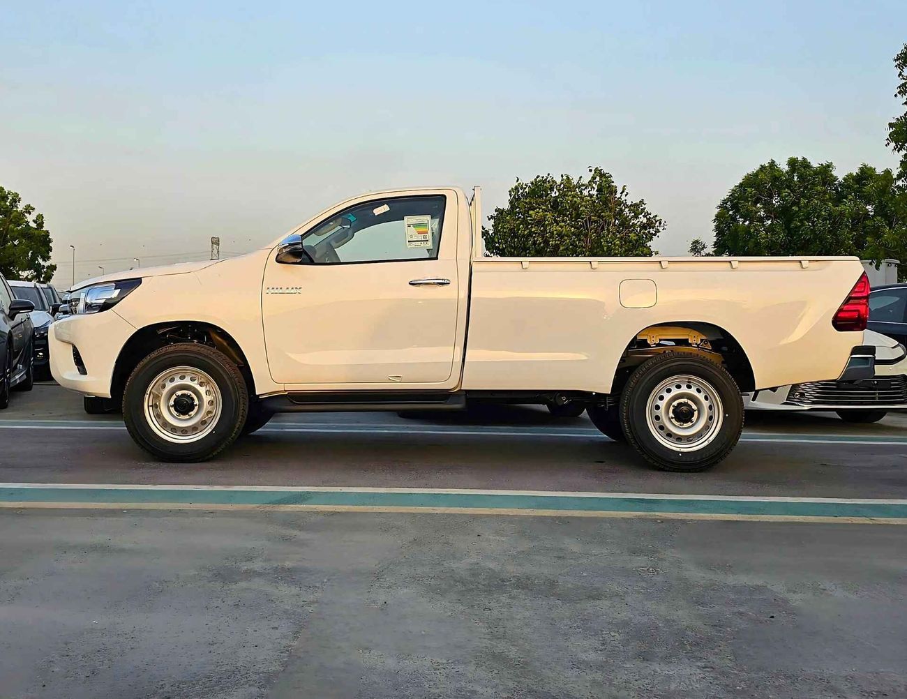 Toyota Hilux DLXG / SINGLE CABIN / M/T /  2.4L V4 DIESEL / 4WD (CODE # DLXG)