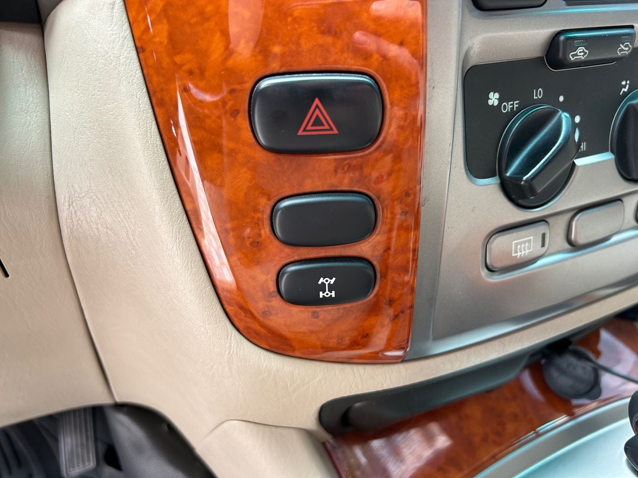 تويوتا لاند كروزر GXR