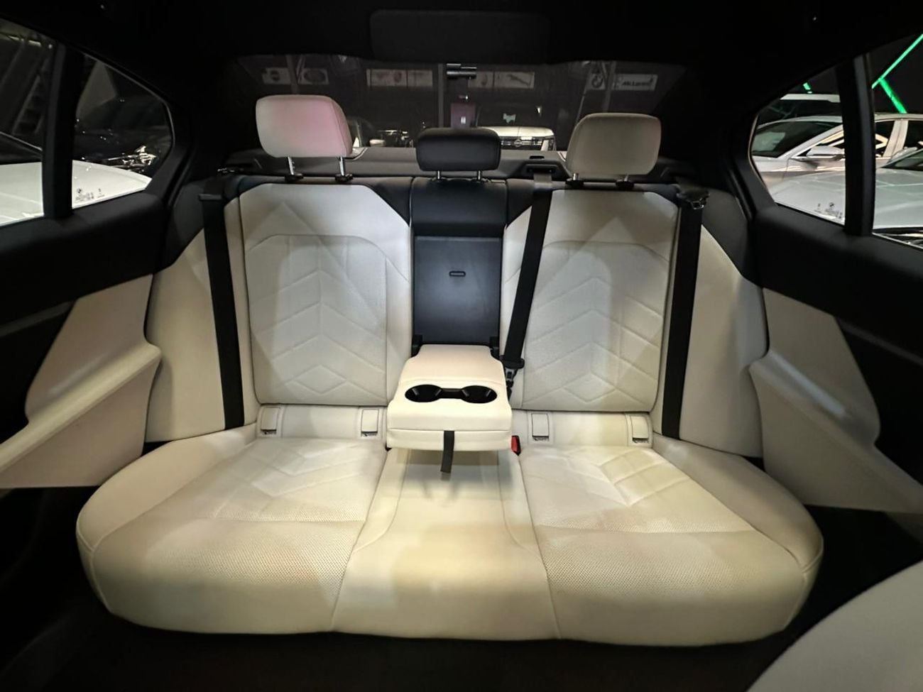 BMW 520i Executive 1.6L BMW 520i M-Kit | 2024 | KOREAN SPACE