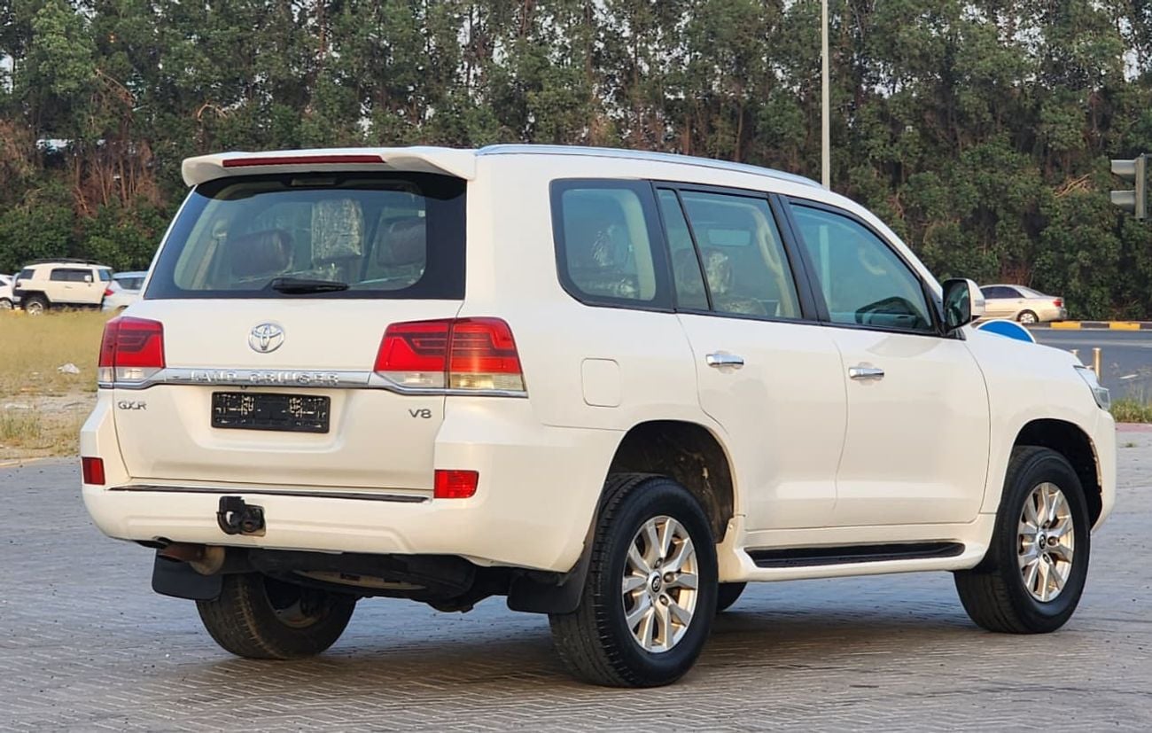 Toyota Land Cruiser GXR V6