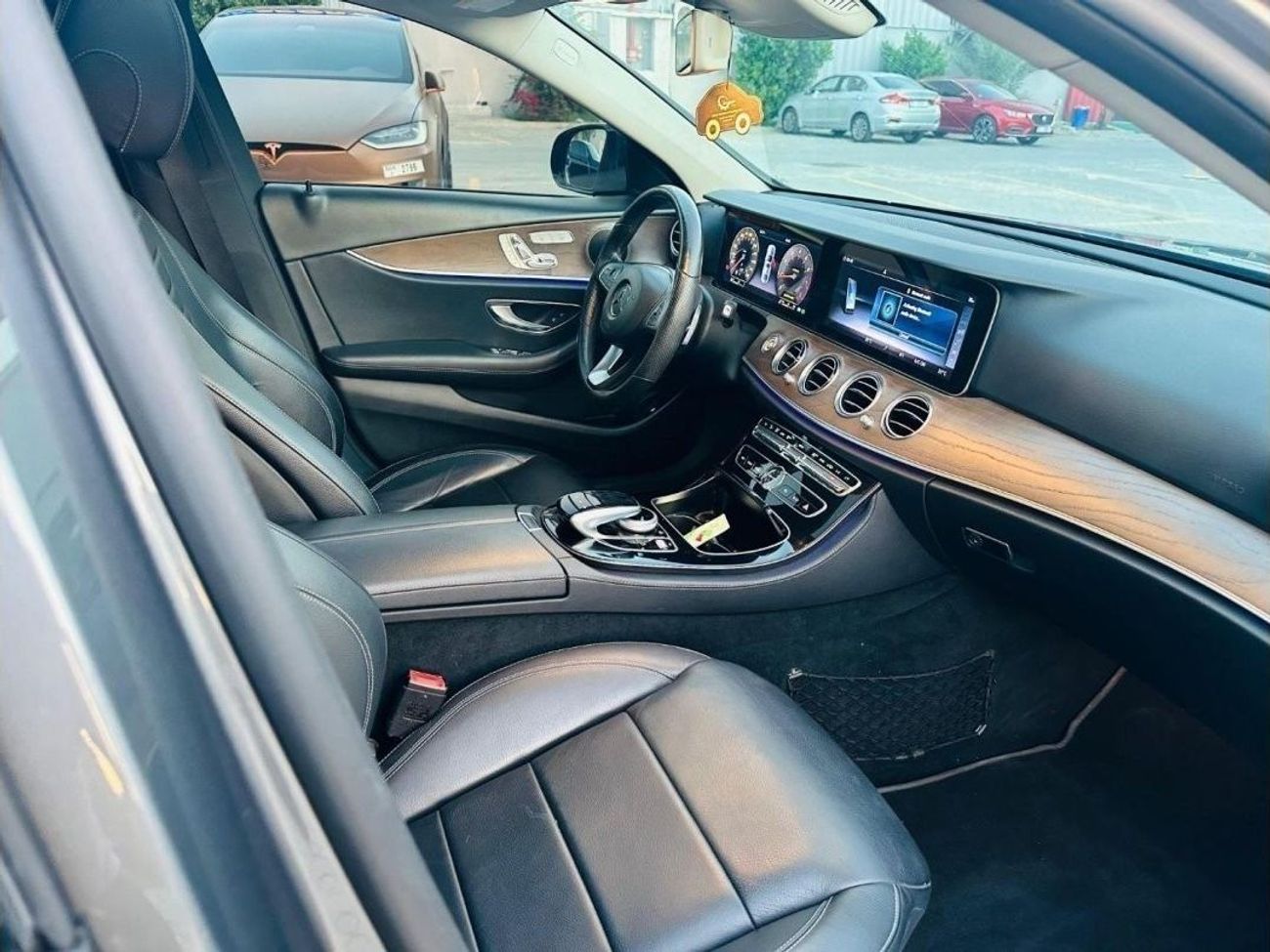 Mercedes-Benz E300 Std AED 2060 PM MERCEDES-BENZ E300 0% DP WELL MAINTAINED