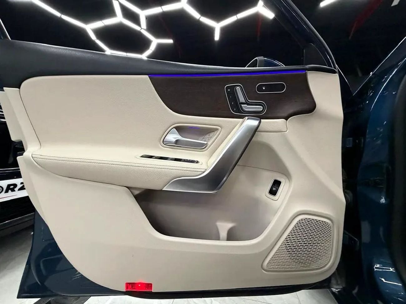 مرسيدس بنز A 220 STD (NON GCC)