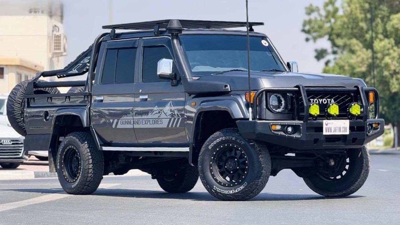 تويوتا لاند كروزر بيك آب -