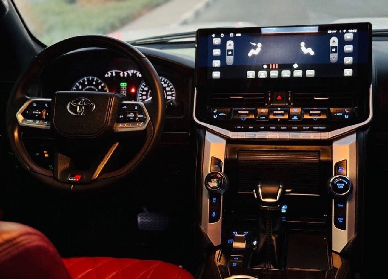 Toyota Land Cruiser 2020 Model Facelift to LC300 2025 Shape Exterior and Interior Both Car is very Clean and Perfect Con