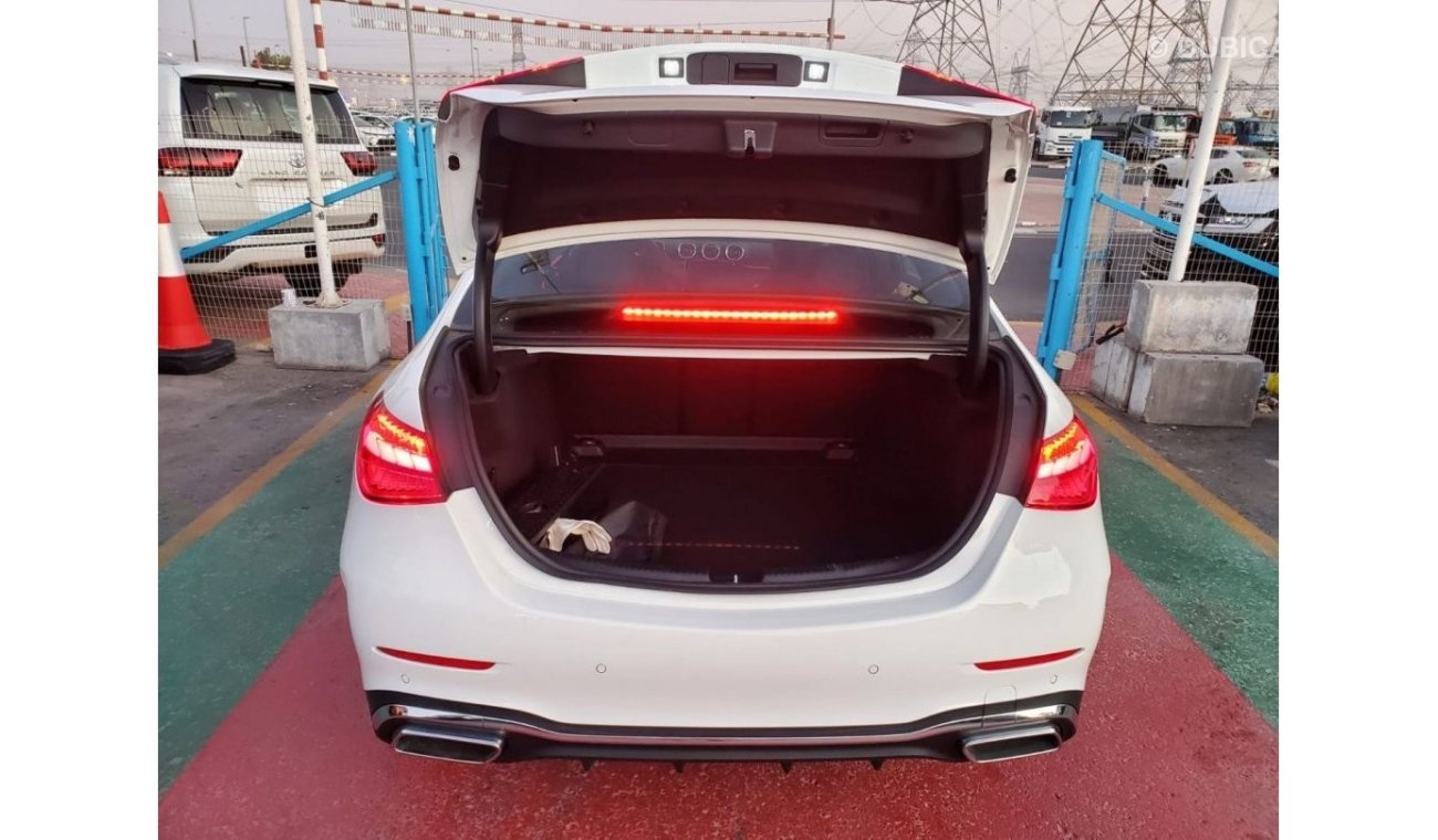 Mercedes-Benz C 200 Mercedes-Benz C200 2022 sedan AWD 1.5L petrol White  color