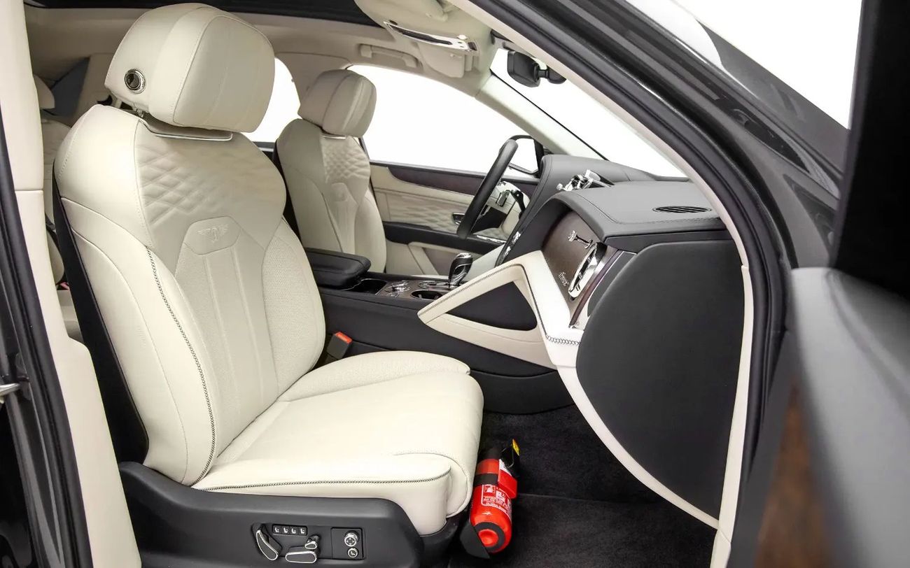 Bentley Bentayga Azure 4.0T -  Spec