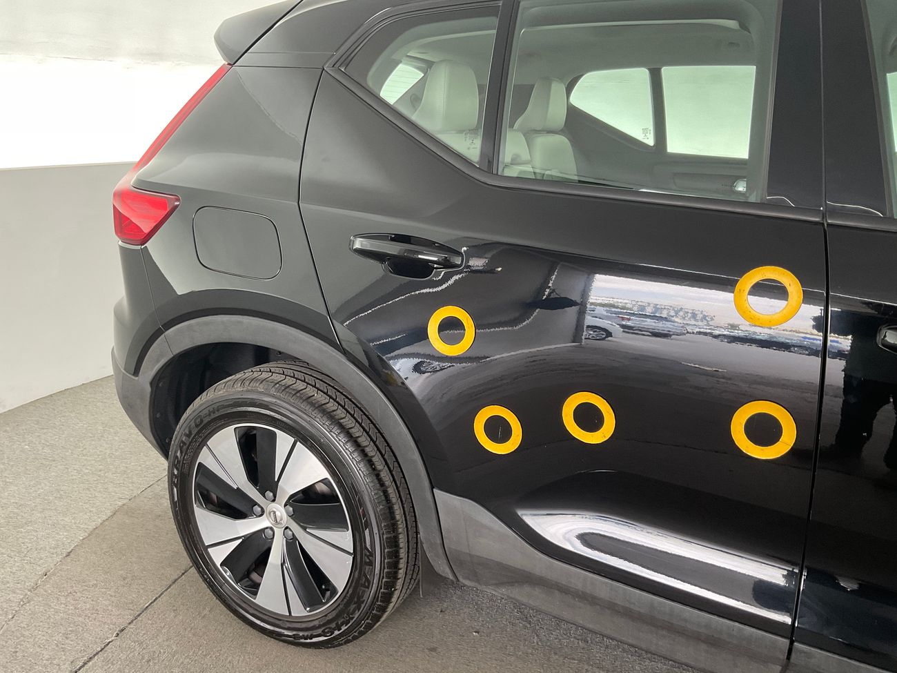 Volvo XC40 T4 Momentum | upto AED 20,000 Ramadan Discount | Guaranteed Warranty | 0 Down Payment