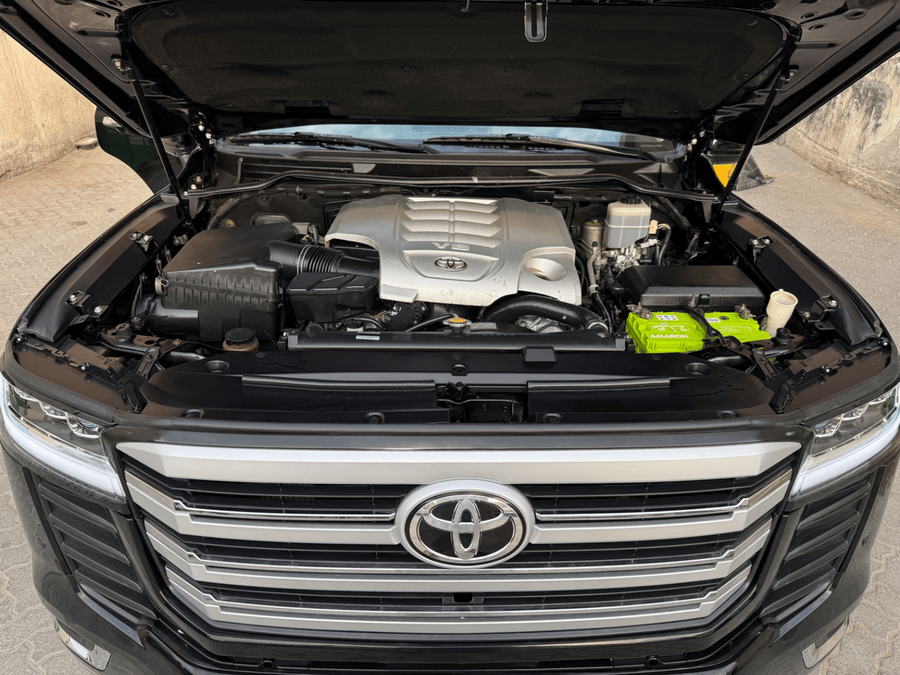 Toyota Land Cruiser VXR 4.6L 4WD