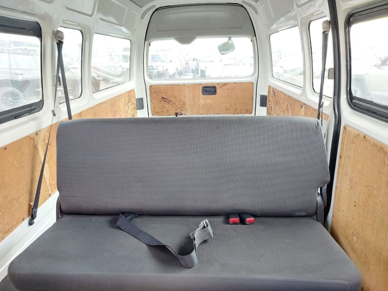 Toyota Hiace TOYOTA HIACE VAN RHD 2015 MODEL 3.0 L DIESEL AUTOMATIC(PM15267)