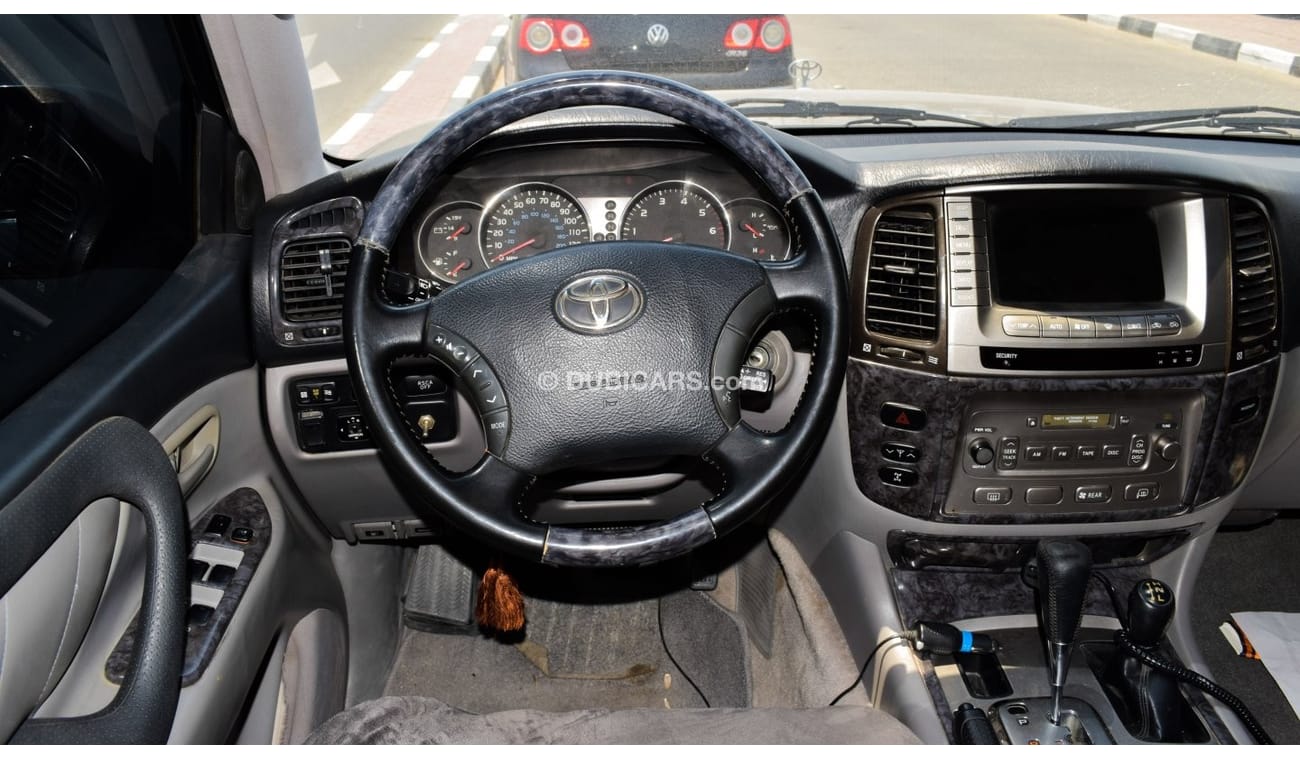 Toyota Land Cruiser VXR V8