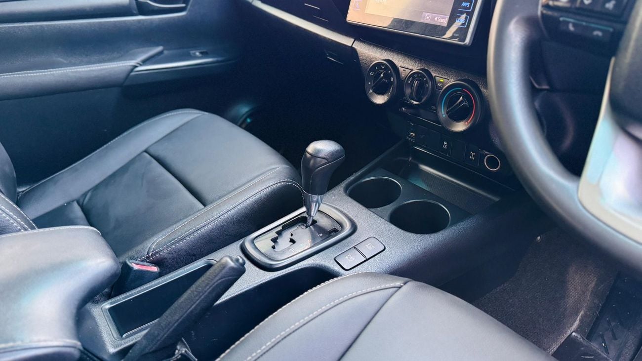 Toyota Hilux DOUBLE CABIN | GTK BULL BAR | HEAVY LED SPOTLIGHTS | AT | 2.8L DIESEL ENGINE