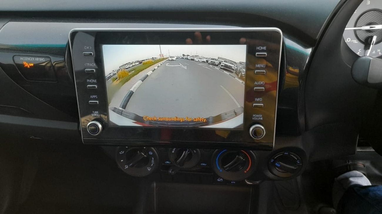 تويوتا هيلوكس RIGHT HAND DIESEL