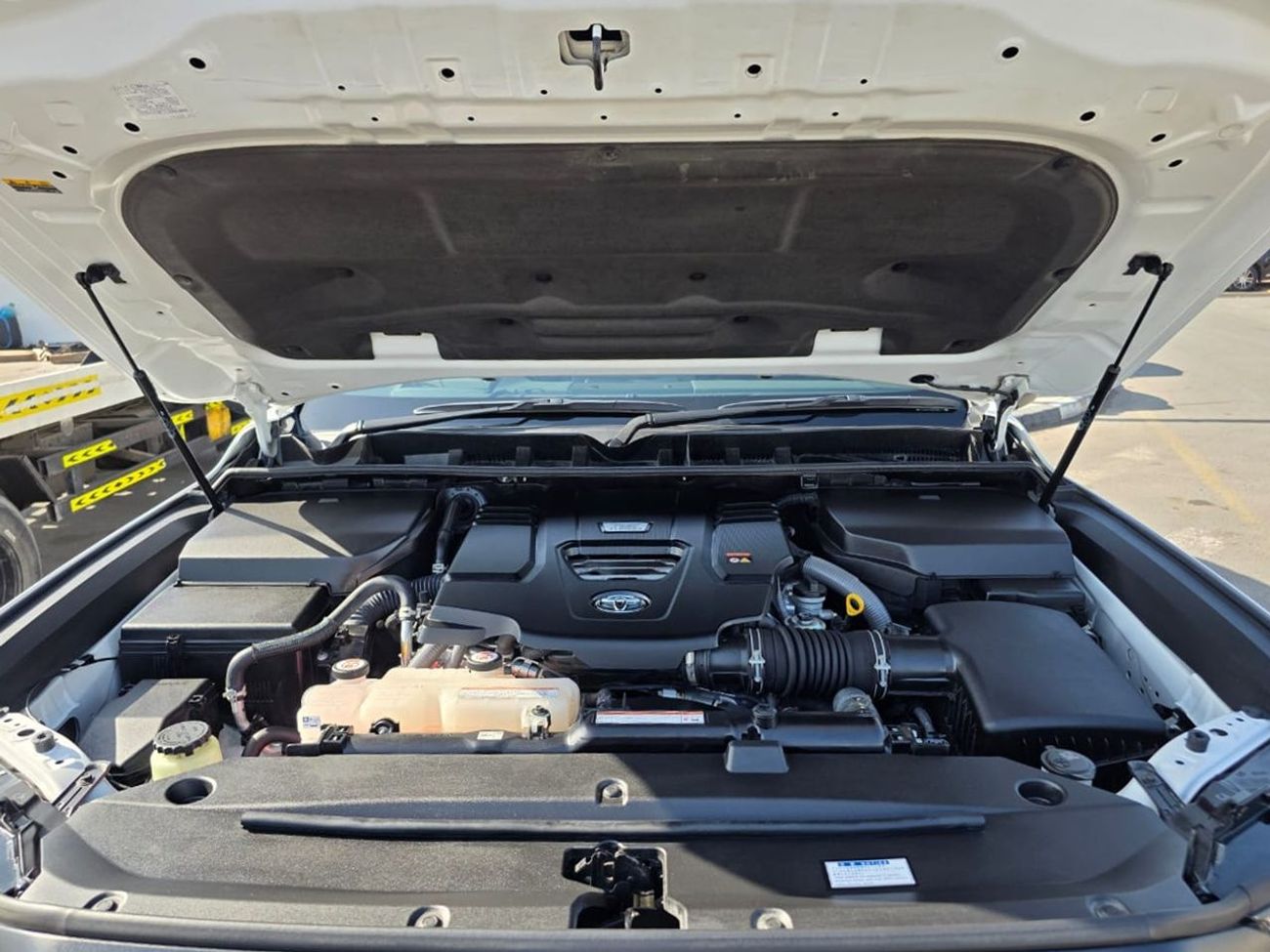 Toyota Land Cruiser 2022 TOYOTA LAND CRUISER RHD 3.3 CC DIESEL AUTOMATIC GR.S(PM32705)