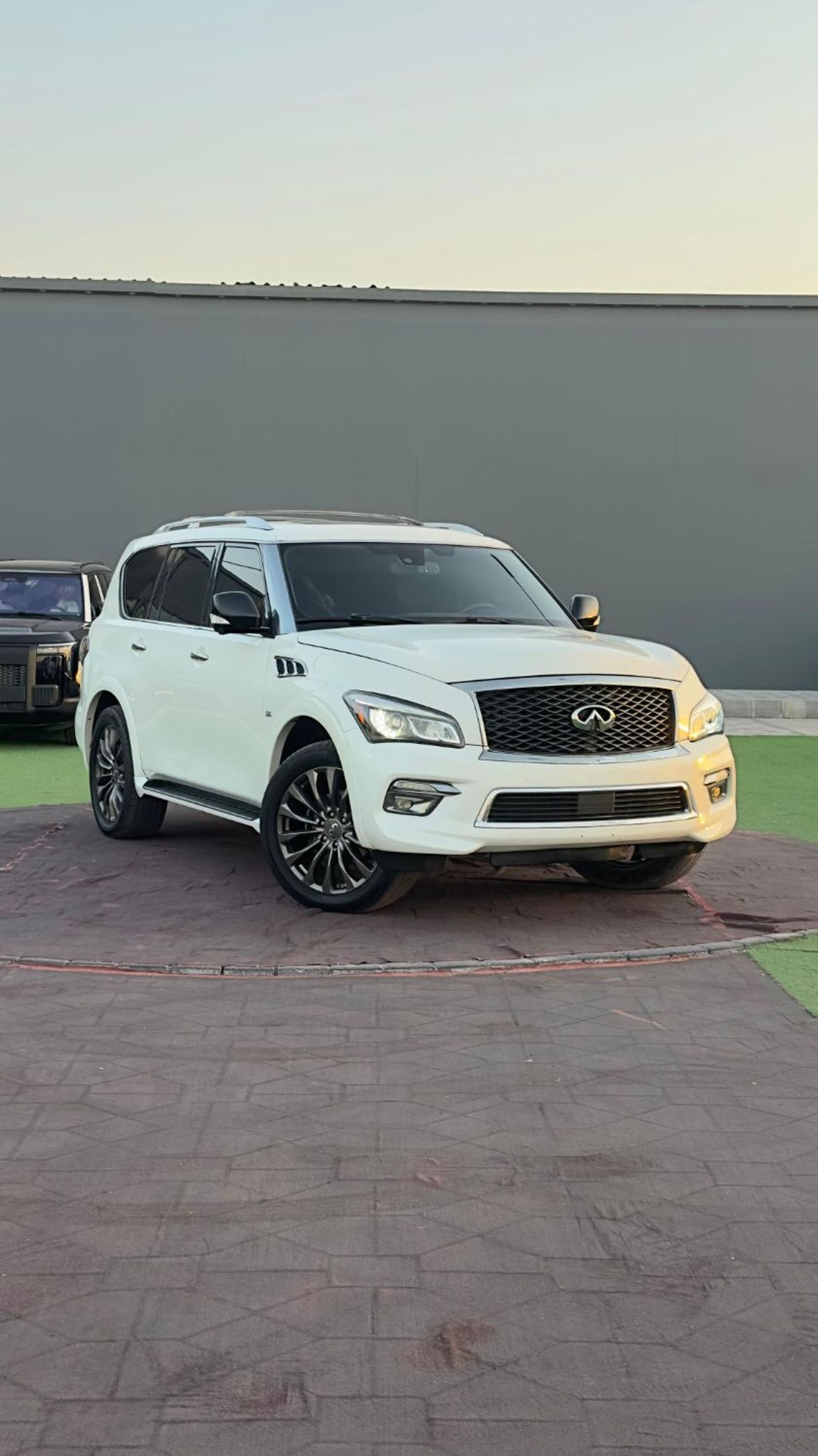 Infiniti QX80