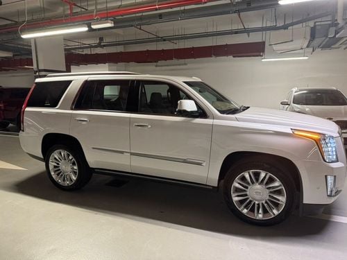 Cadillac Escalade Premium 6.2L