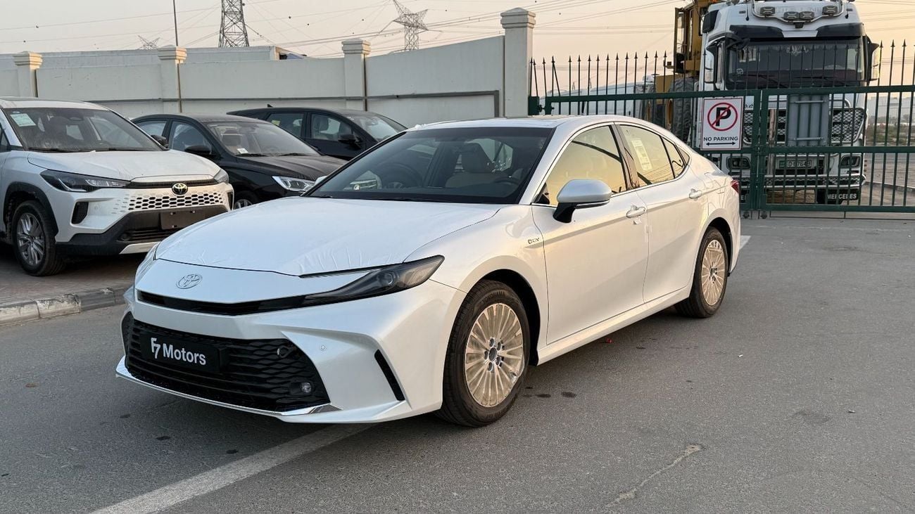 Toyota Camry Toyota Camry HEV LV Hybrid 2.5L  (GCC) - 2025