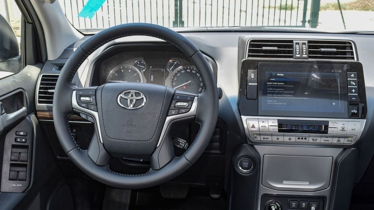 تويوتا برادو Toyota Prado VX 4.0l - A/T - 17" alloy - LED - Fog Lamp - Sunroof - Coolbox - Power Window - 7 Seate