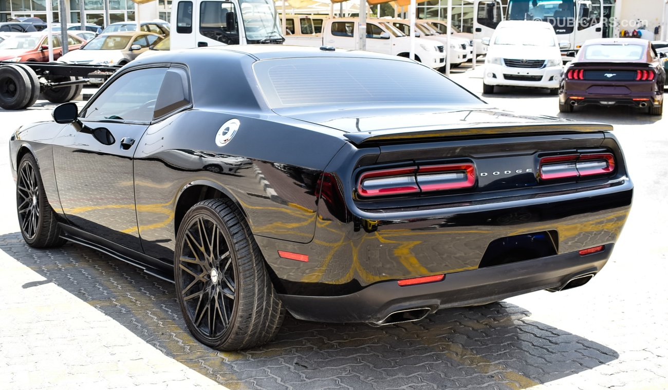 Dodge Challenger R/T 5.7L