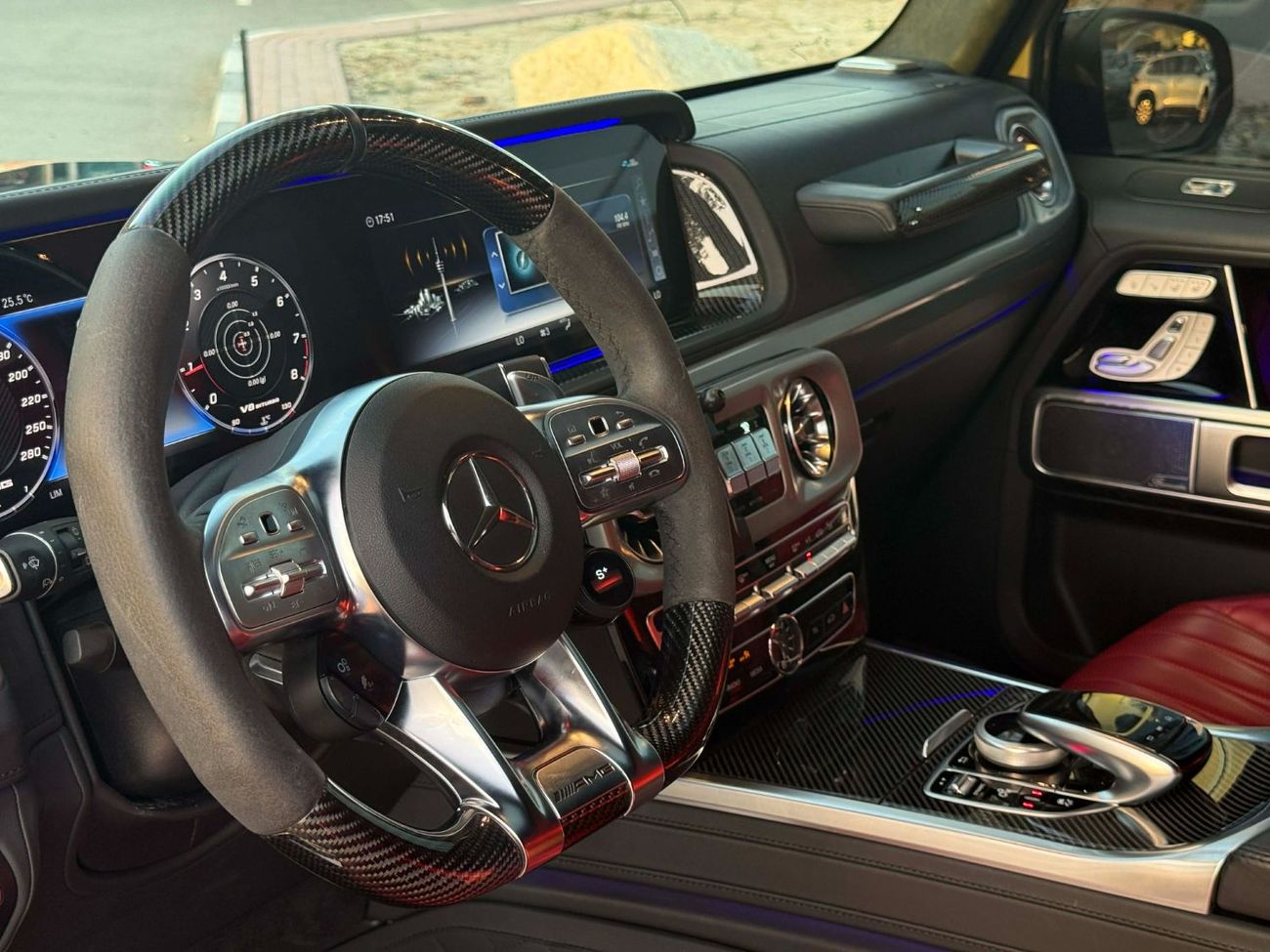 مرسيدس بنز G 63 AMG GCC SPEC NEAT AND CLEAN UNDER WARRANTY