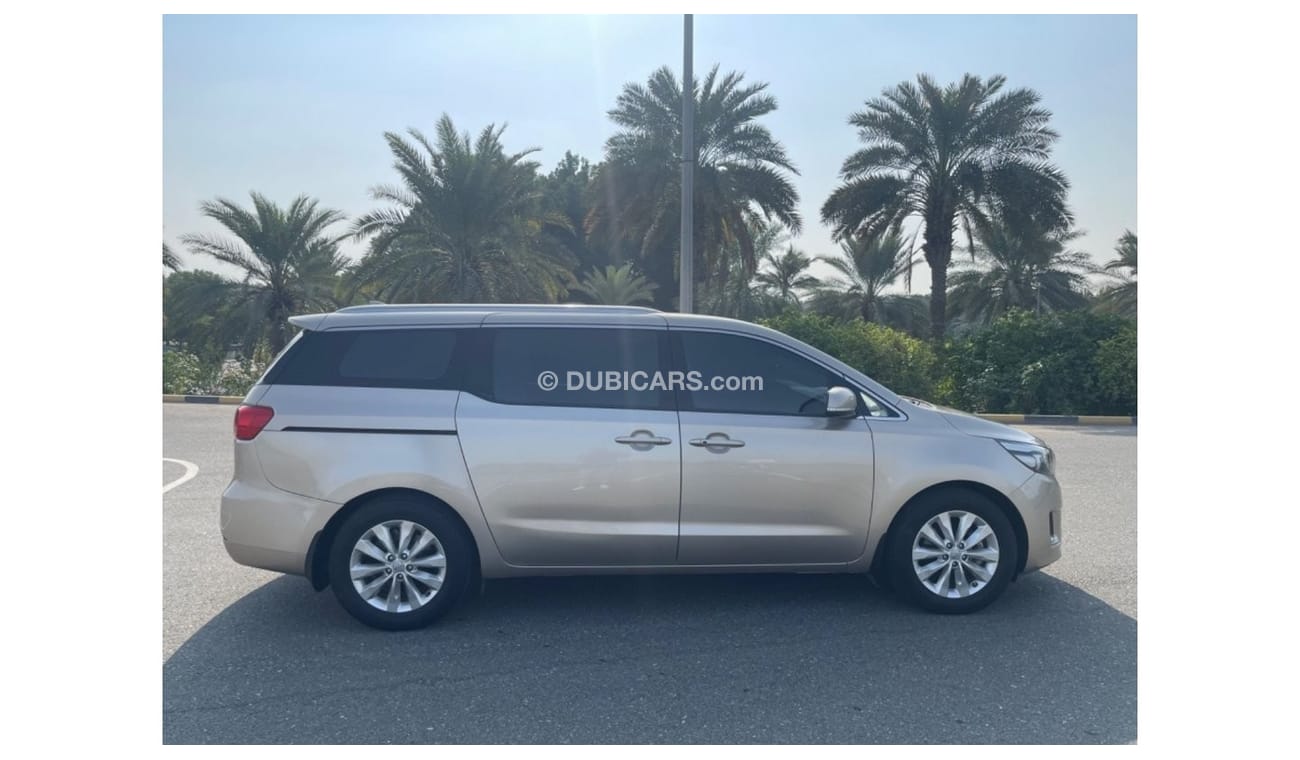 Kia Carnival Kia Carnival   MODEL 2016 Excellent Conditio  (GCC- SPEC)  VERY GOOD CONDITION