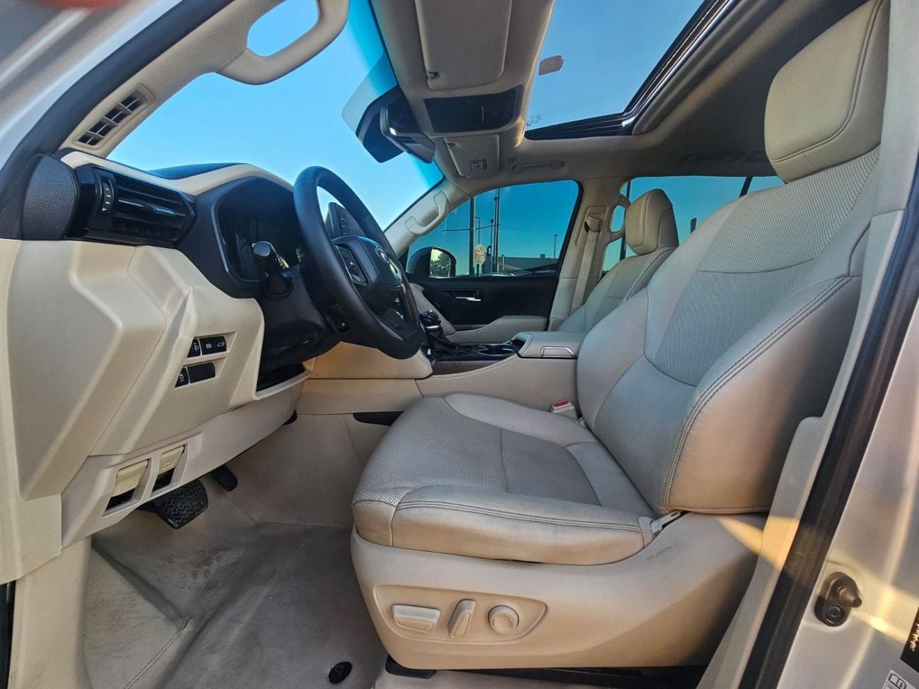 Toyota Land Cruiser GXR LHD 4.0L Naturally aspirated petrol engine Automatic Gear 4WD 7 Seats 5 Doors