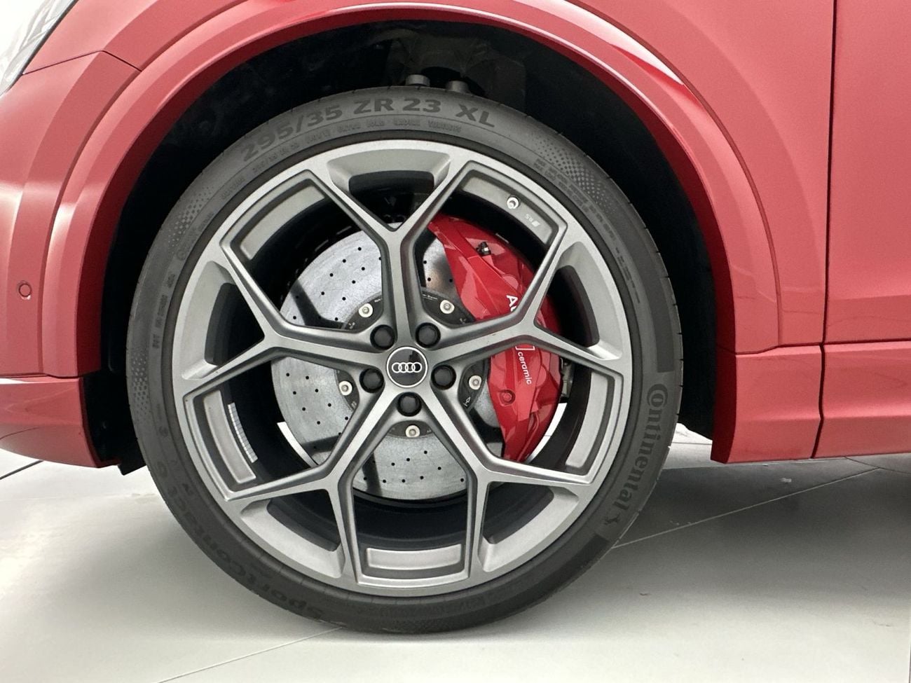 أودي RSQ8 RS Q8 SUV Performance 640hp Carbon Edition (Ref# 19681)