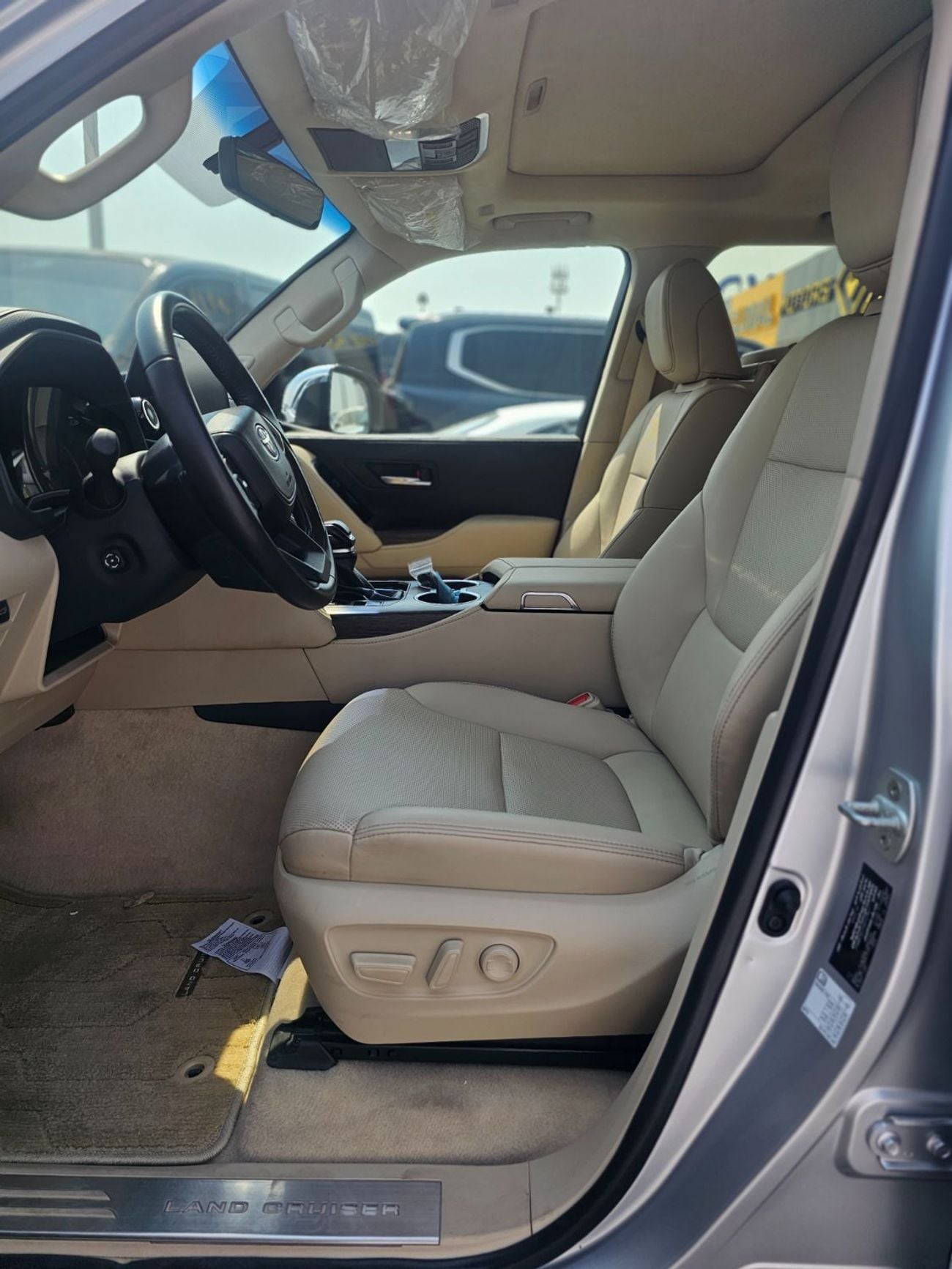 Toyota Land Cruiser VX LHD 3.5L Twin-Turbo V6 Petrol Engine Automatic transmission 4WD 7 Seats 5 Doors