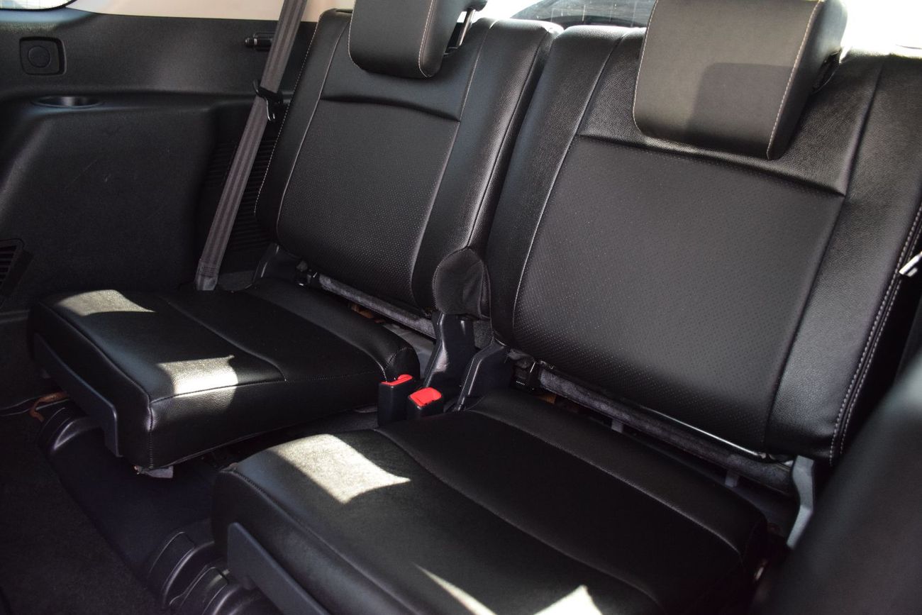 تويوتا برادو Diesel 2.8L 7 Seater. Service History Available