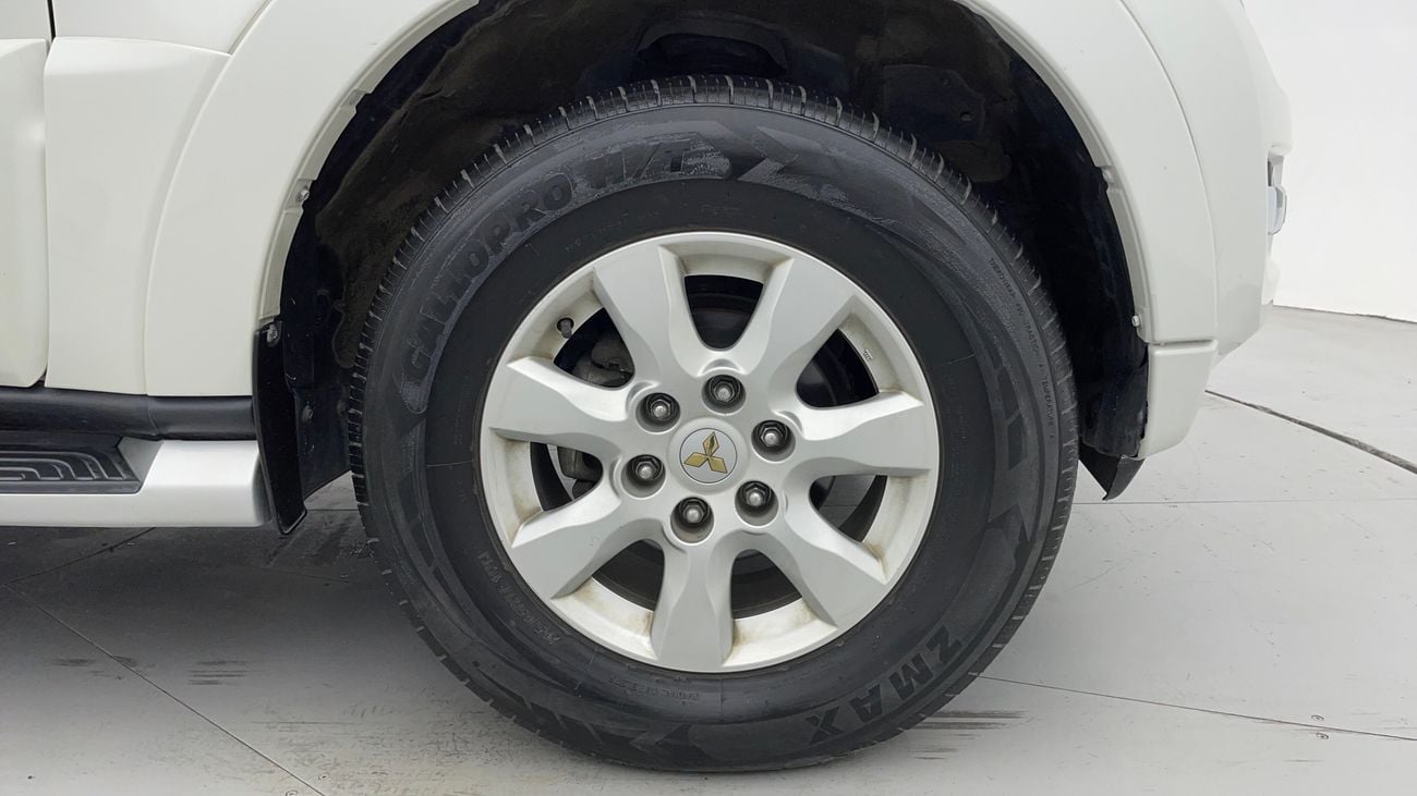 Mitsubishi Pajero GLS MIDLINE 3 | Zero Down Payment | Free Home Test Drive