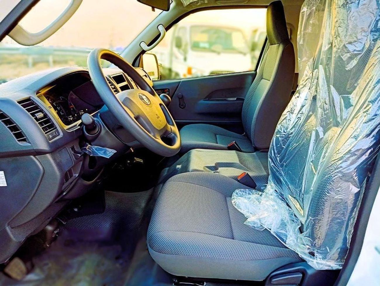 تويوتا هاياس GL TOYOTA HAICE STD ROOF CARGO 2.5L DIESEL M/T 2024 MODEL
