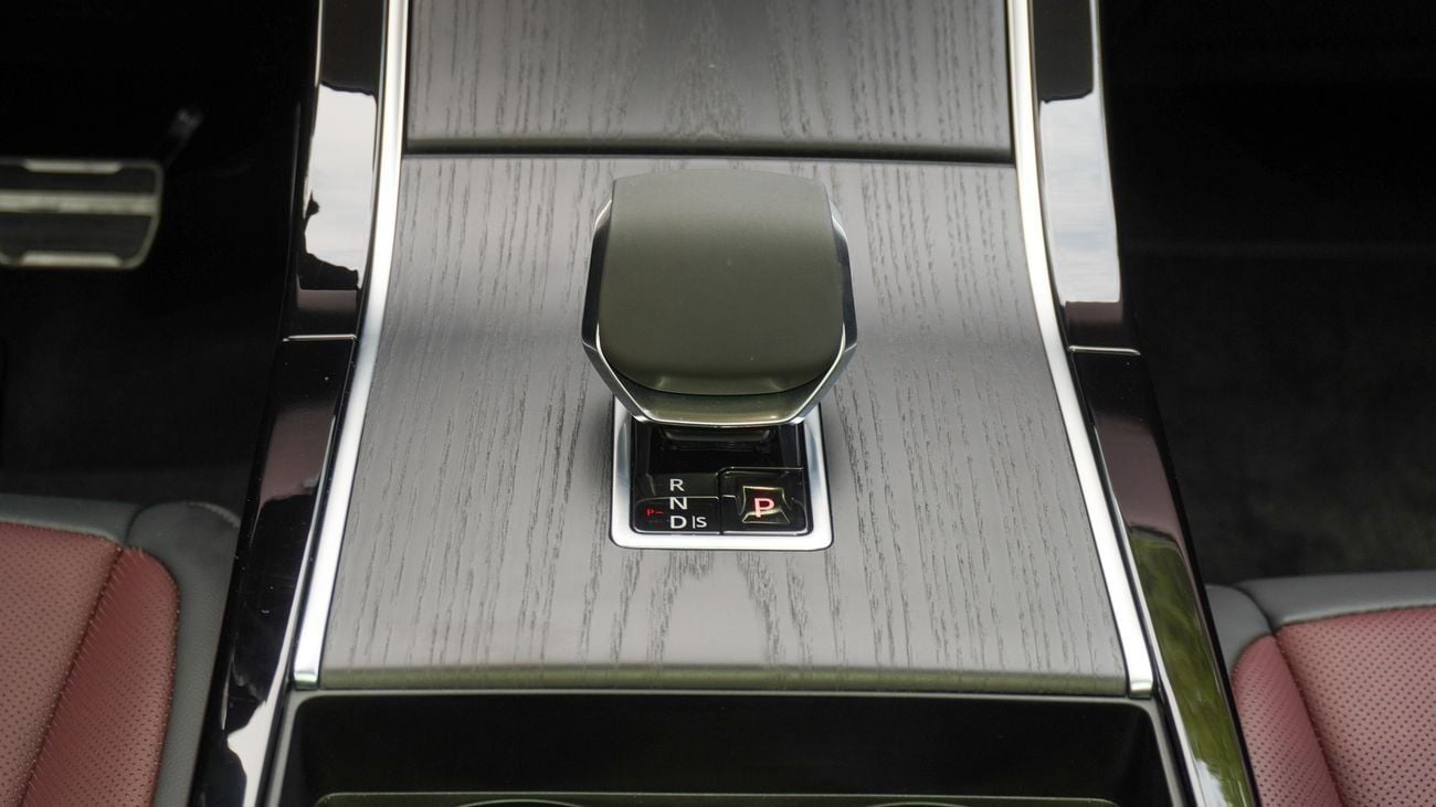 Land Rover Range Rover Evoque SE P250 DYNAMIC 2025!! FIVE YEARS WARRANTY!! THREE YEARS SERVICE CONTRACT