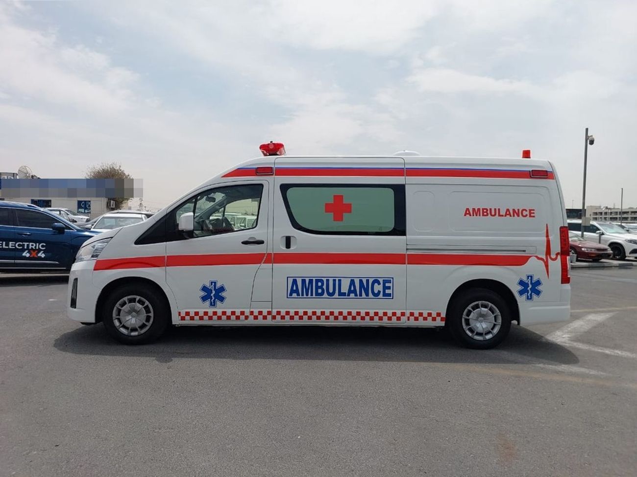 تويوتا هاياس TOYOTA HIACE VAN AMBULANCE RHD 2021 MODEL 2.8 L DIESEL AUTOMATIC(PM10424)