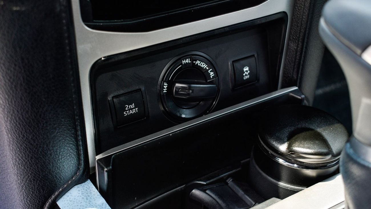 تويوتا برادو VXR 2.7L V4 Petrol